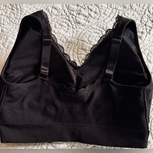 CaraMia Cross Over Front Closure Comfort and Style Bra - Picture 4 of 8